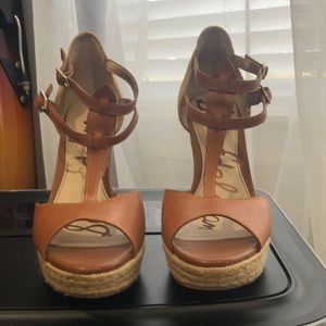 I’m selling a wedges sandals Sam Edelman leather size 6.5